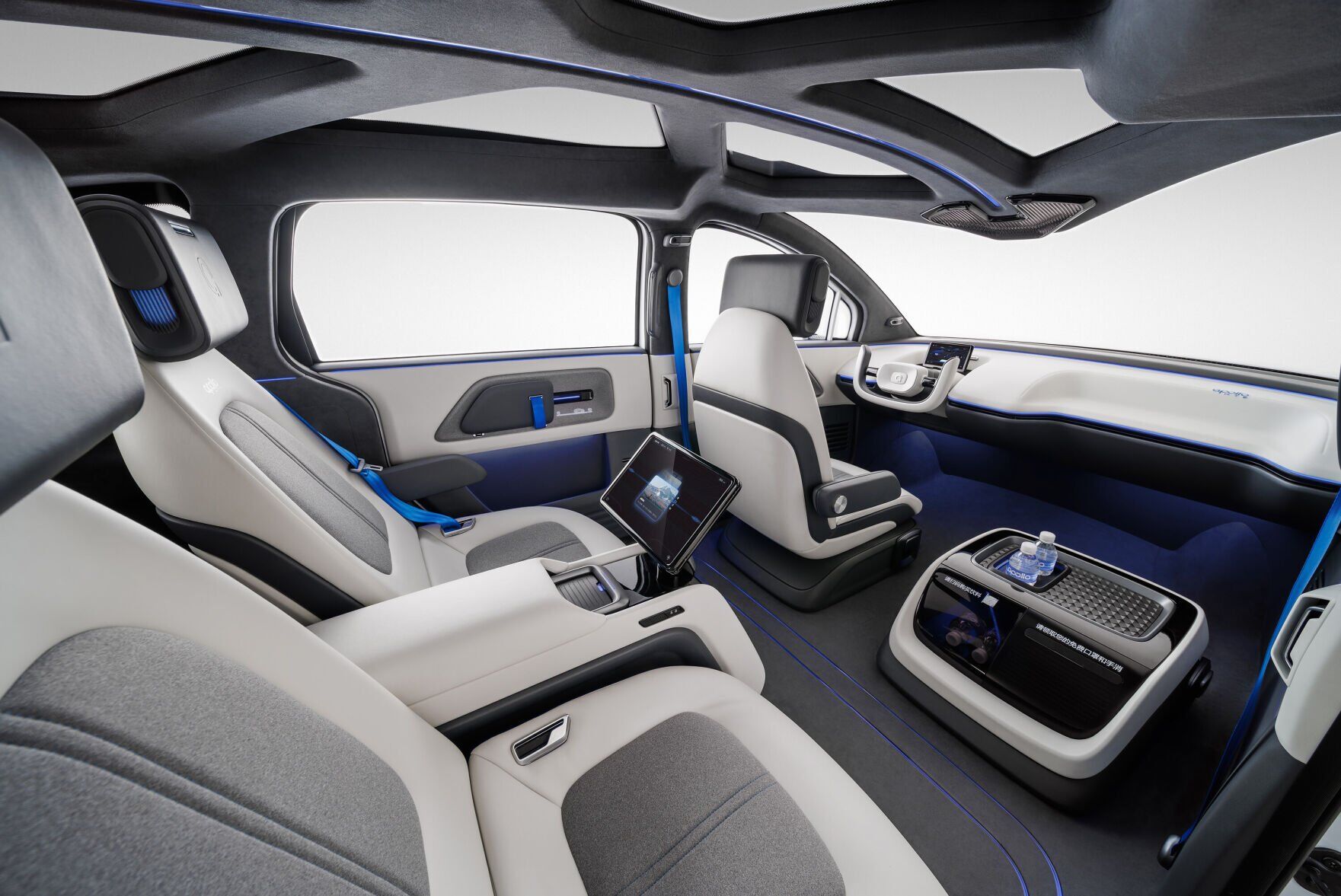 Here's what it looks like to ride a Chinese robotaxi with no steering wheel